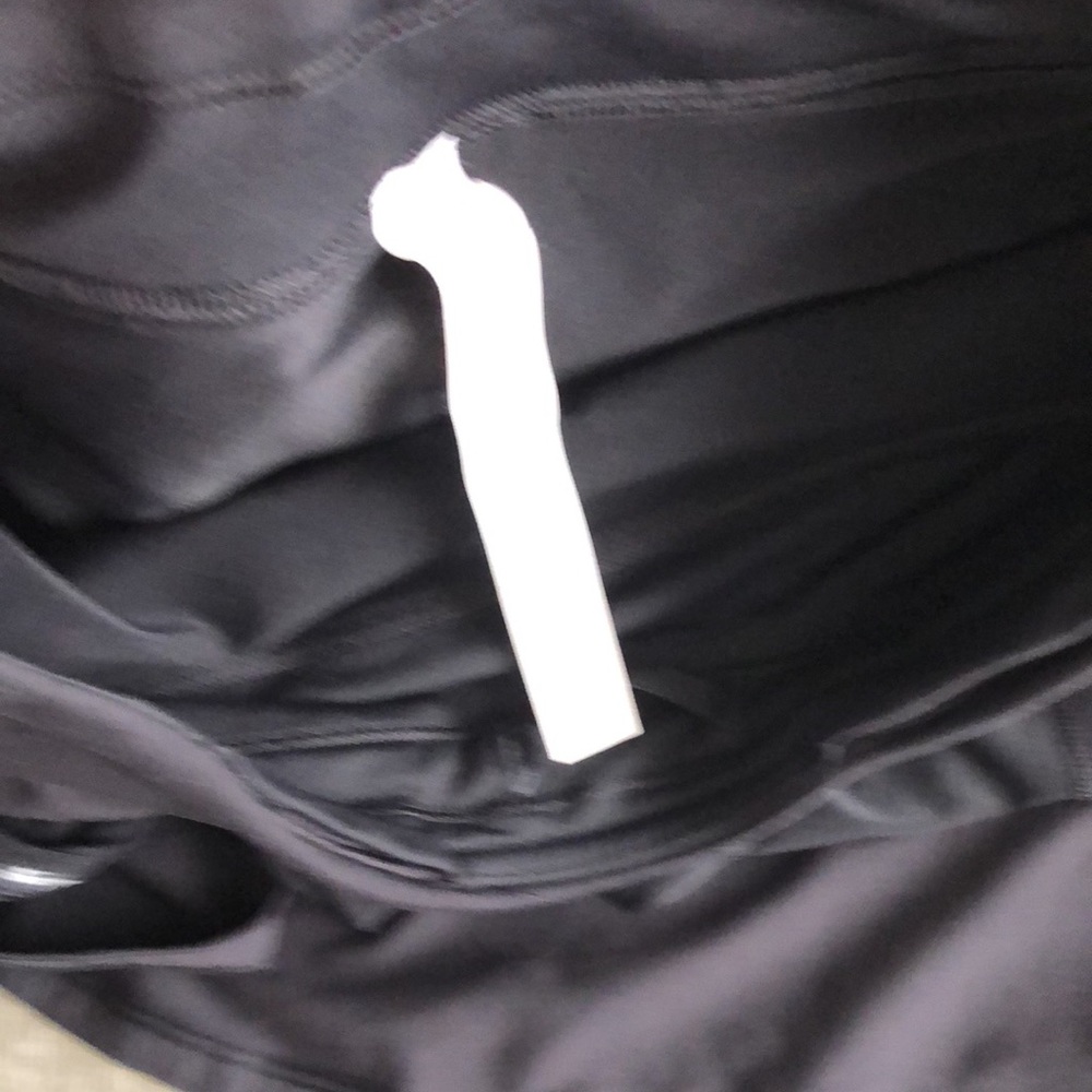 Lululemon Play Off The Pleats Skirt *13" size 2 - Picture 10 of 10